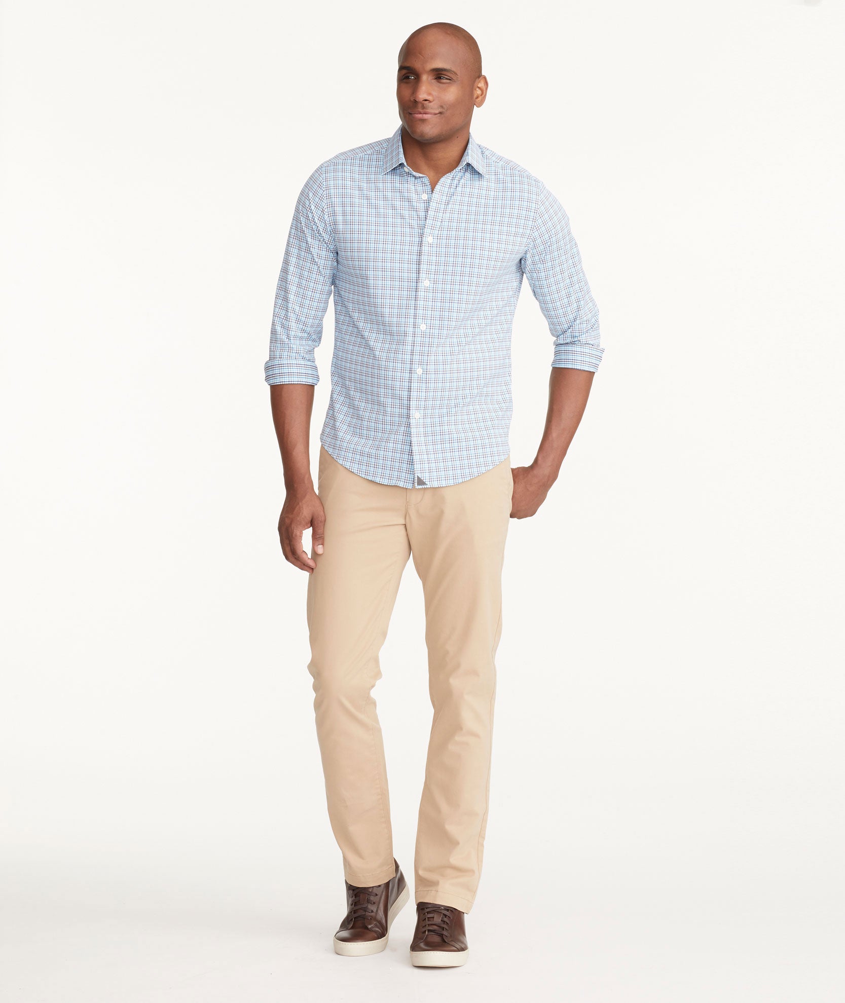 What to Wear with Chinos: A Guy's Style Guide | Chinos men outfit, Pants  outfit men, Chino pants men